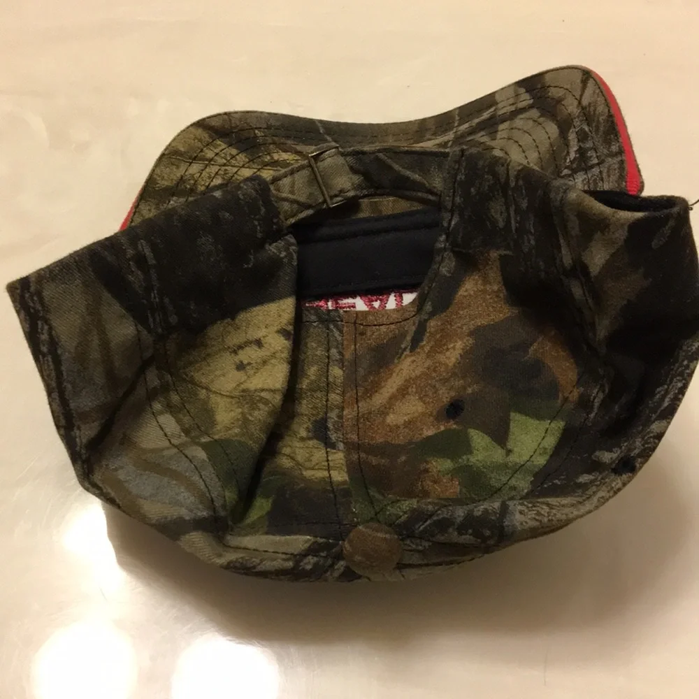 REALTREE hat. Real People, Real hunters camouflage